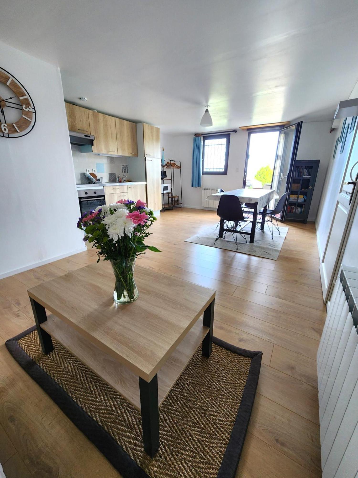 Appartement Independant Dans Maison Au Calme Pugny-Chatenod Eksteriør bilde